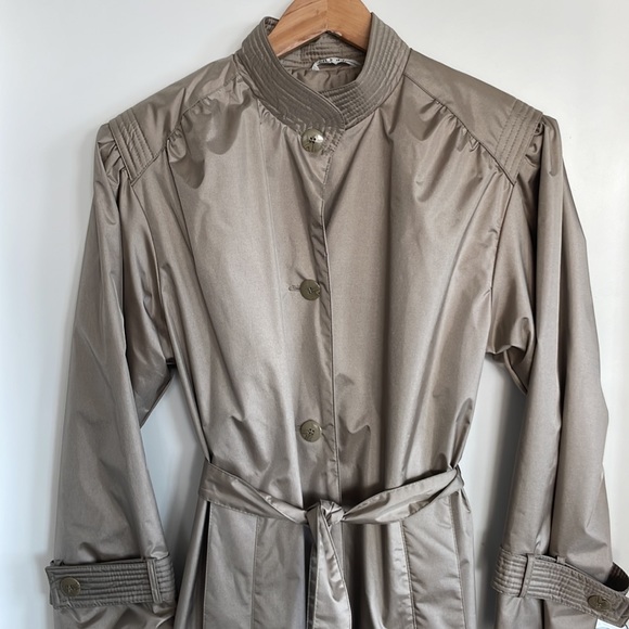 Metallic Beige Trench Coat size medium - Picture 2 of 8